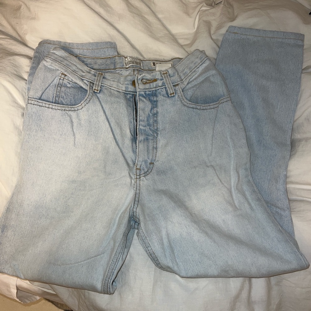 Moda international jeans shows on someone 5’2 w a 26-27 waist